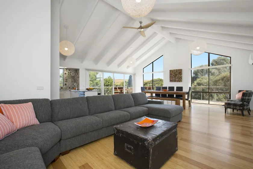 Smith Beach Getaways Beachwood House - Image 1