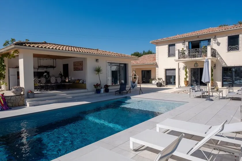 Apartment in Residence 'Carsac 1' with Shared Pool, Shared Terrace and Shared Garden - Image 1