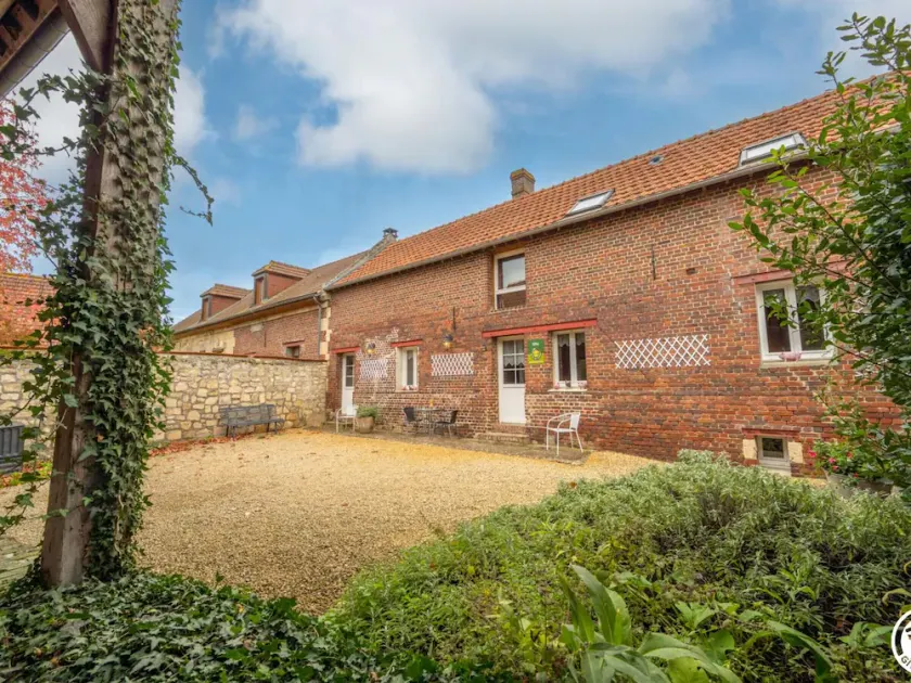 Spacious family cottage with garden and fireplace in Picardy - Image 1