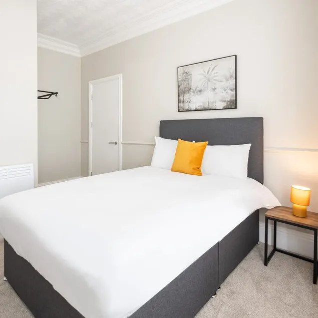 Host & Stay - Clifton Studios - Image 1