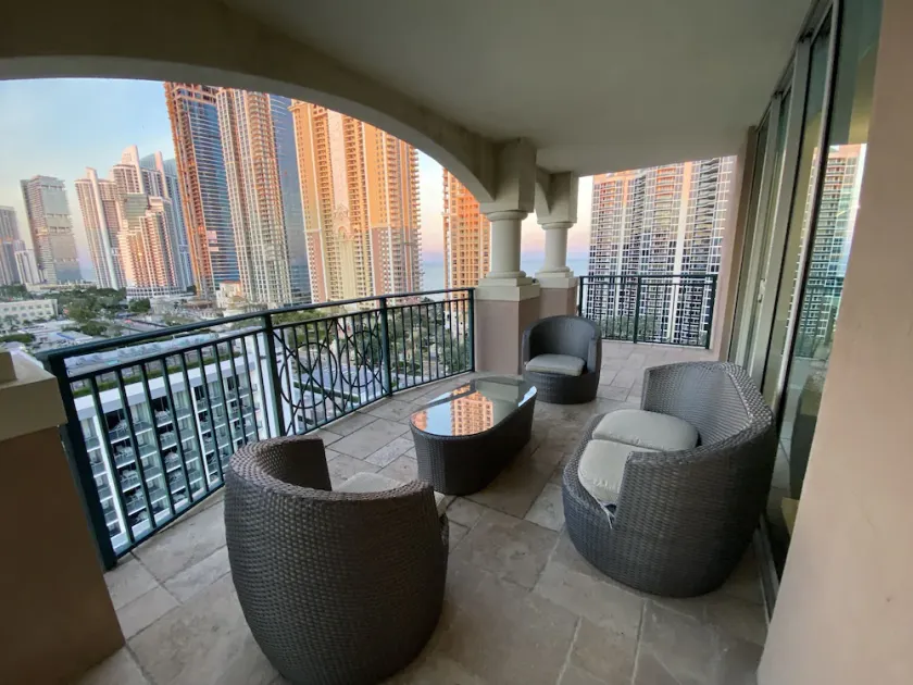 Irina på Sunny Isles Beach - Image 1