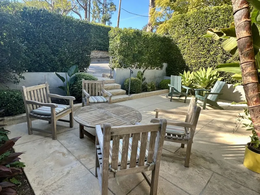 Relax in the heart of Montecito - Image 1