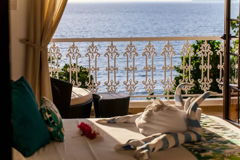 Glacis: Beach-front self-catering Villa<br> - Image 1