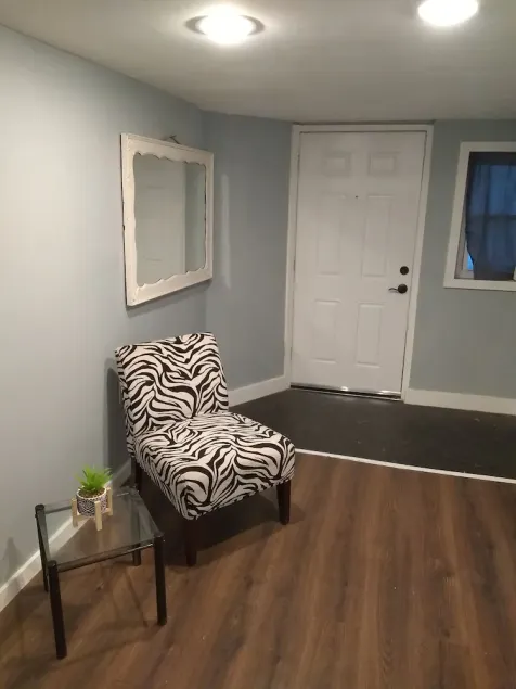 One Bedroom Apartment JUST RIghT !!!!!!!!! - Image 1
