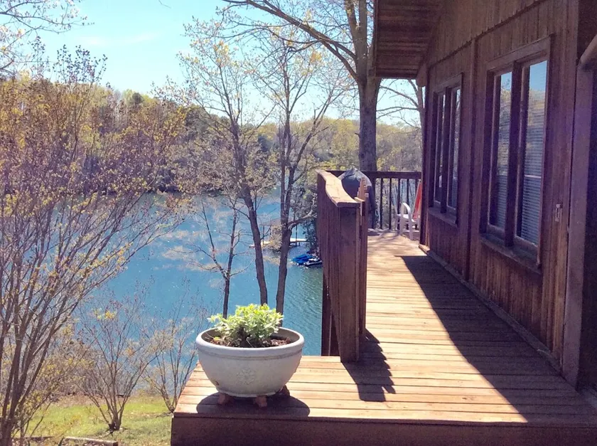 Cozy Waterfront Cottage --  Cabin 7 Cedar Key, No Wake Cove,  Great Views! - Image 1