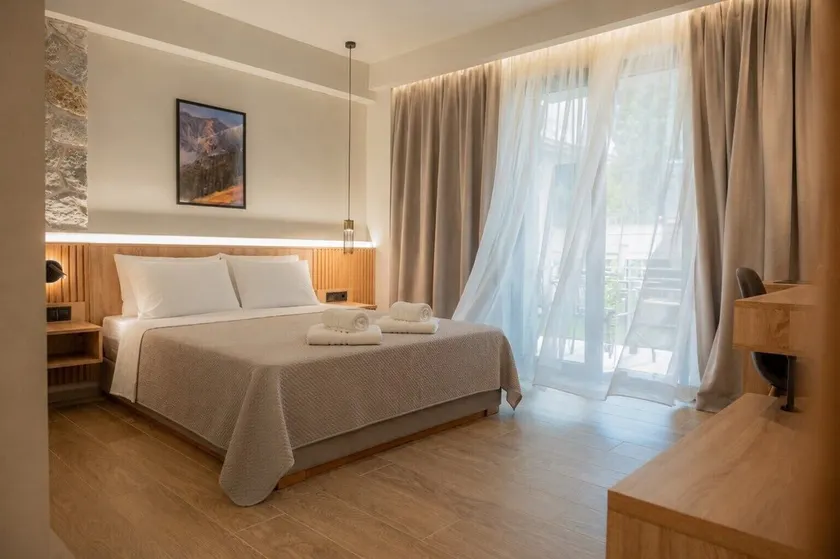 Three Peaks Elevated Stay - Image 1