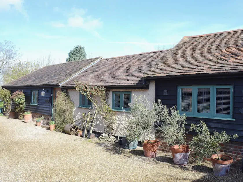 1 bedroom accommodation in Shatterling, near Canterbury - Image 1