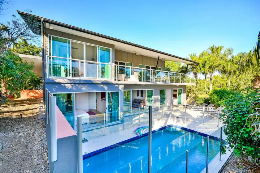 Peninsula 6 with private heated pool! - Image 1
