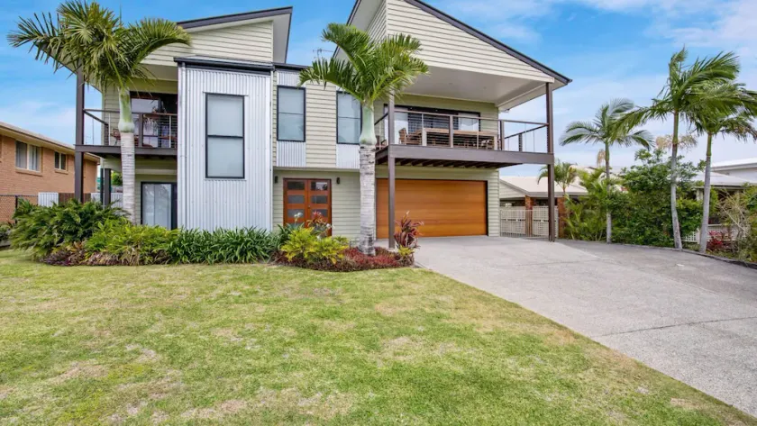 12 Tingira Close Rainbow Beach - Image 1