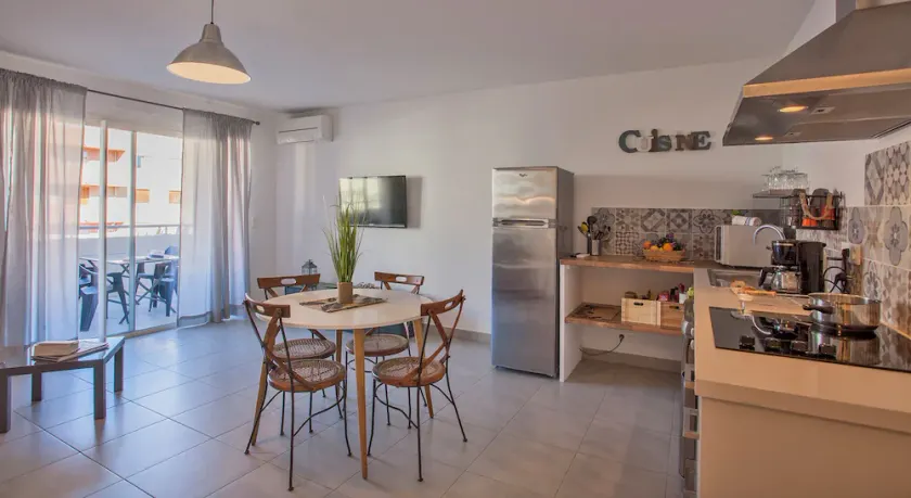L'orangeraie : Calvi centre à 300m de la plage  et du port, parking privé - Image 1