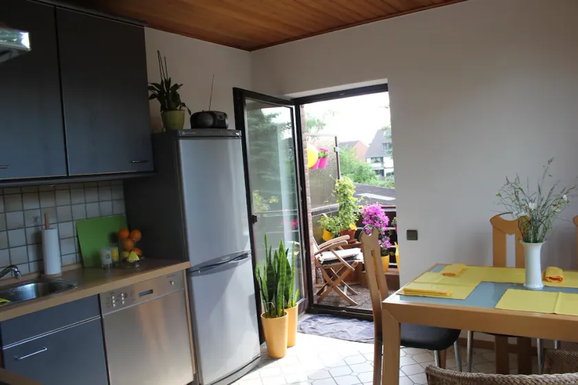Appartement de deux pièces lumineux, moderne et confortable - Image 1