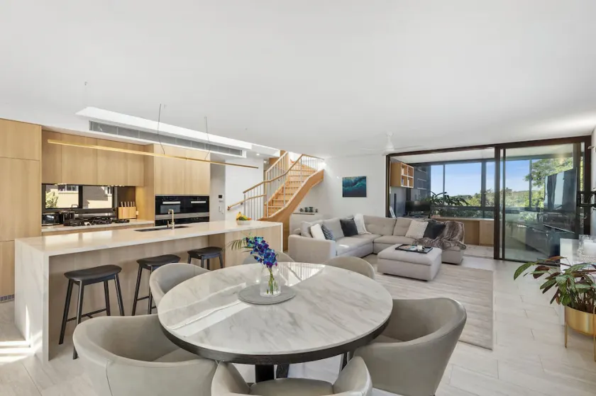 Luxurious 3BR Penthouse – Ideal for Families & Executive Stays - Image 1