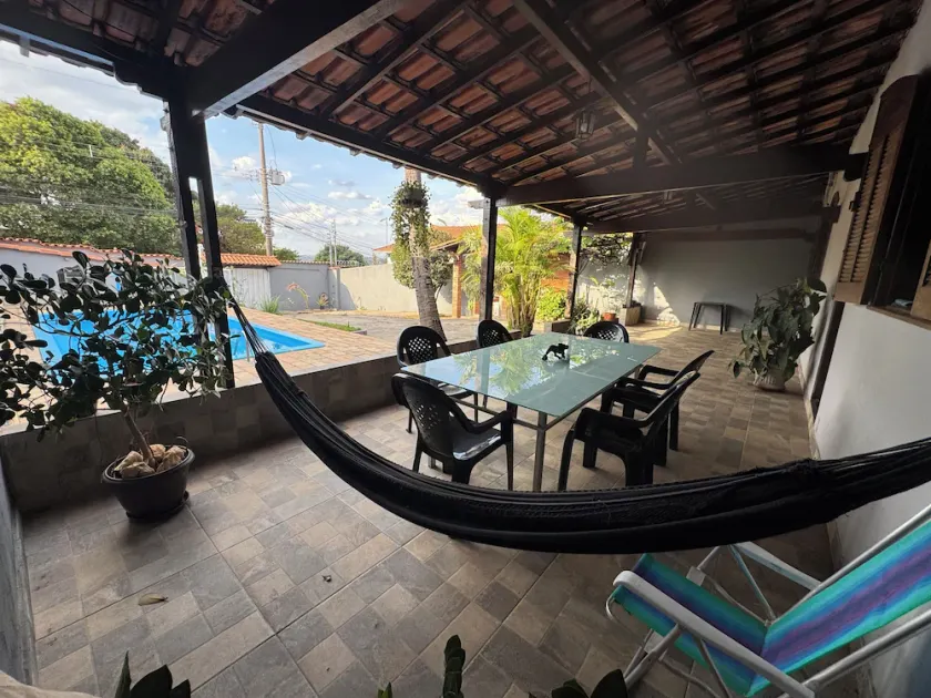 Casa espaçosa com piscina e churrasqueira - Image 1