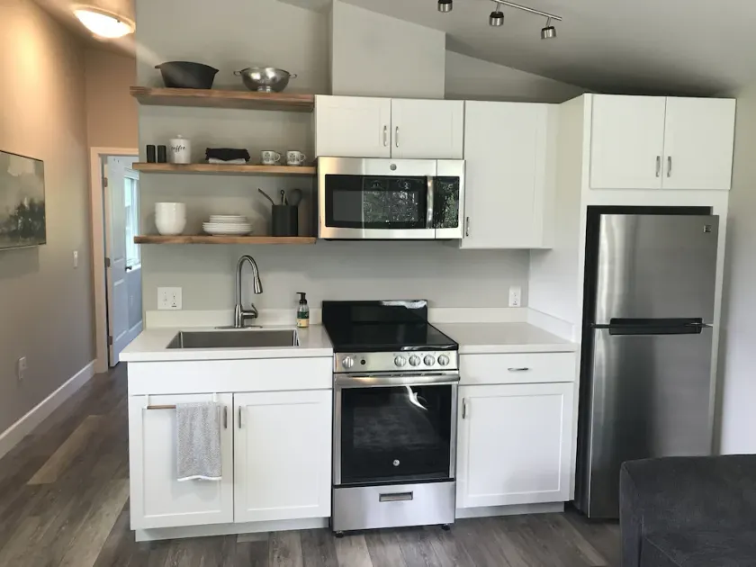 Cozy 1 bedroom with beautiful Alaskan views - Image 1