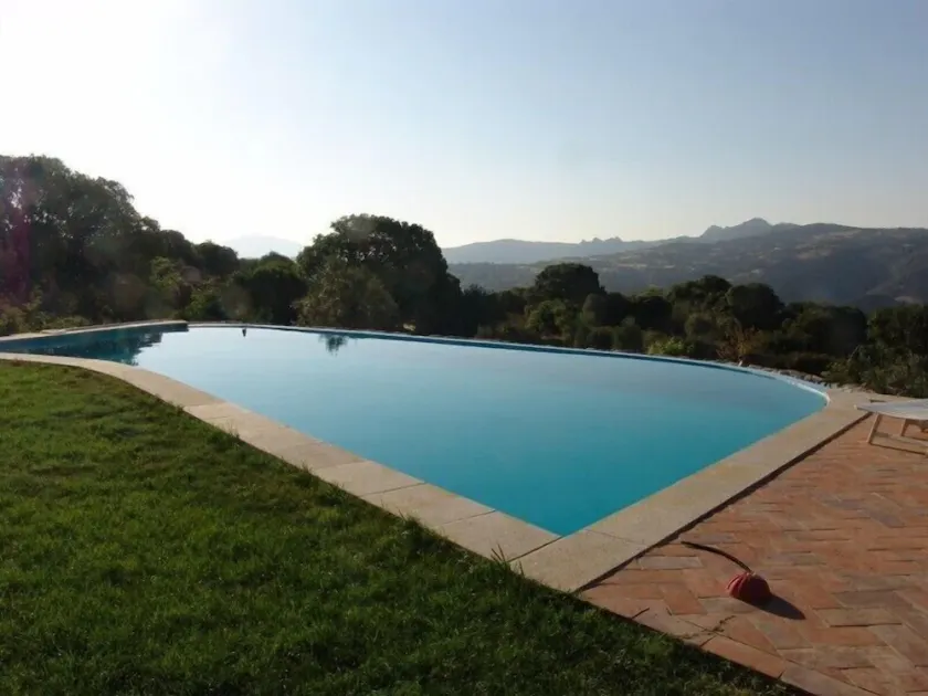 Ferienhaus mit Poolnutzung, 30km hinter der Costa Smeralda im Herzen der Gallura - Image 1
