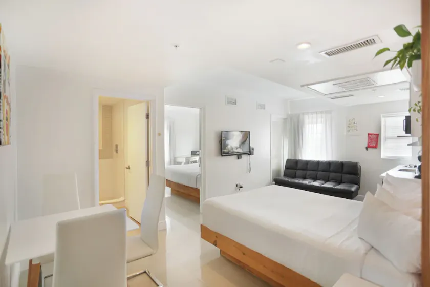 NEW LISTING! Belleza Miami Beach Premium 1BR Sleeps 5 - Image 1