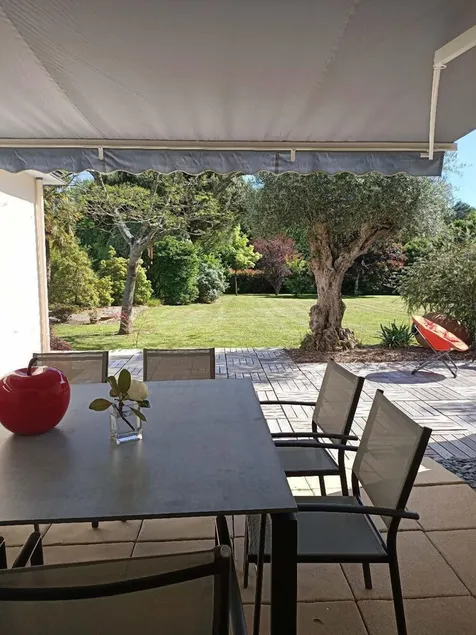 Maison Plain Pied Avec Grand Jardin Paysager - Image 1