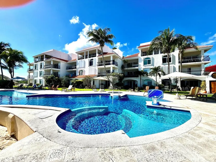 Caribbean Reef Villa 232, OceanFront, huge pool for families/couples - Image 1