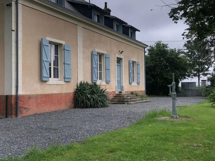 Charming Cottage Near Le Mans: Garden, Terrace, 4 Bedrooms, 3 Bathrooms, Wi-Fi, Family Friendly - Image 1