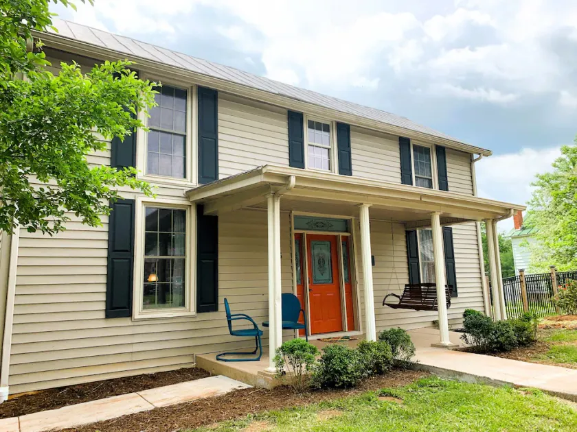 Downtown Floyd Retreat - Image 1