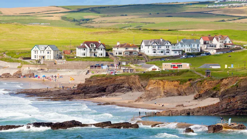 Pendragon House Overlooks Crooklets Beach in Bude with parking for 5 cars. - Image 1
