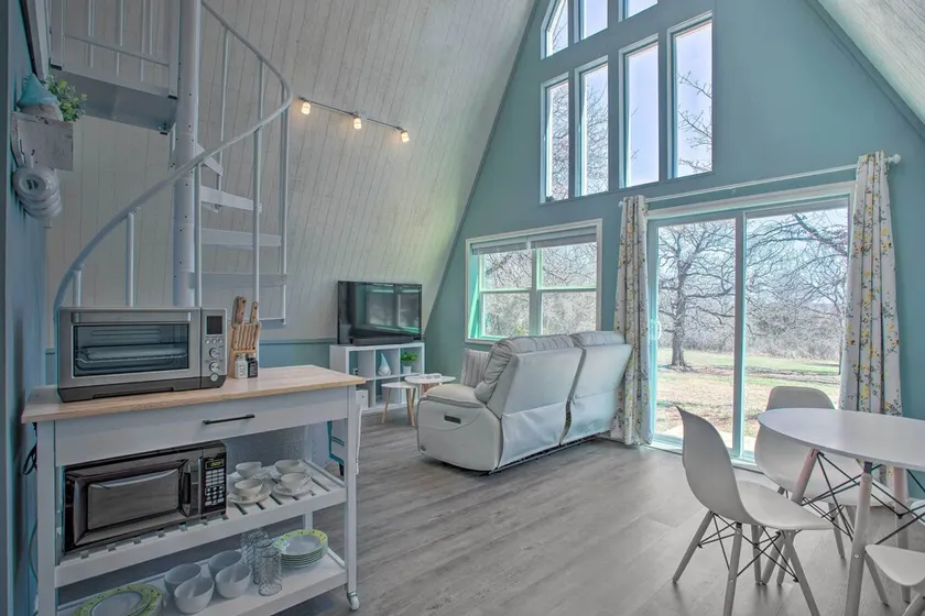 Couples Getaway A-Frame Secluded Cabin near Lake Thunderbird. Near OU ~17 mi. - Image 1