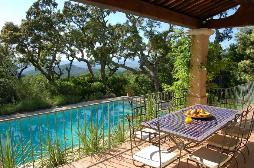 Provençal Villa with Spectacular Views and Private Pool, Sleeps 6 - 10 - Image 1