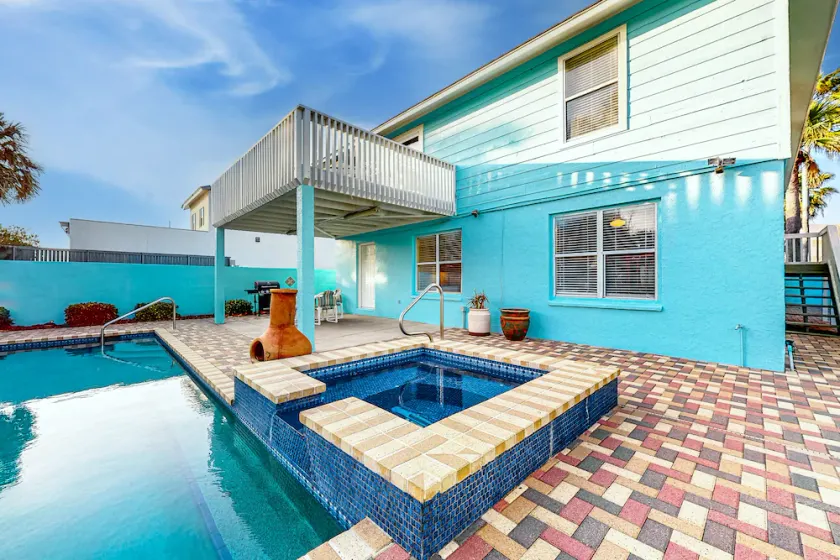 Spacieux, maison chien-friendly w / piscine privée, bain à remous, et terrasse! - Image 1