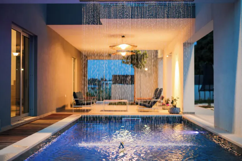 5BR/5BA Sanctuary for 10 with Heated Pool, Waterfall, and jaccuzzi - Image 1
