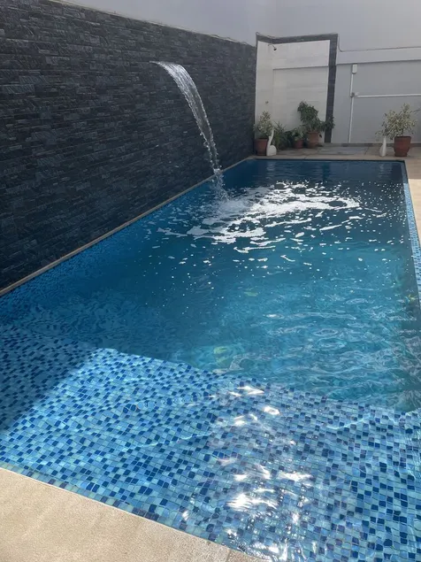 Jolie villa luxueuse avec piscine - Image 1