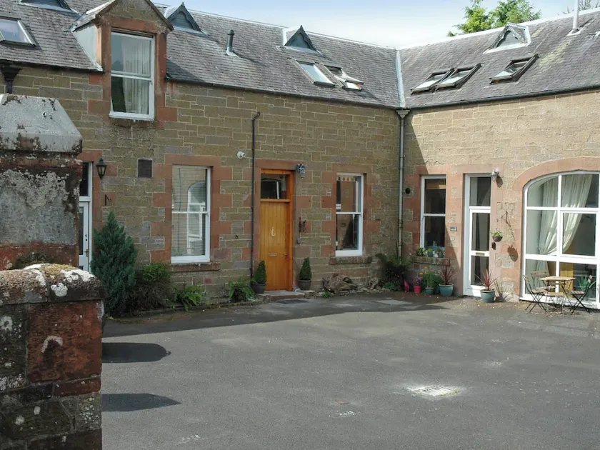 2 bedroom accommodation in Gattonside near Melrose - Image 1