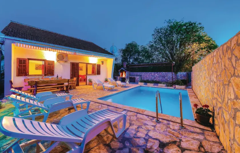 Cozy Home In Primorski Dolac With Wifi - Image 1