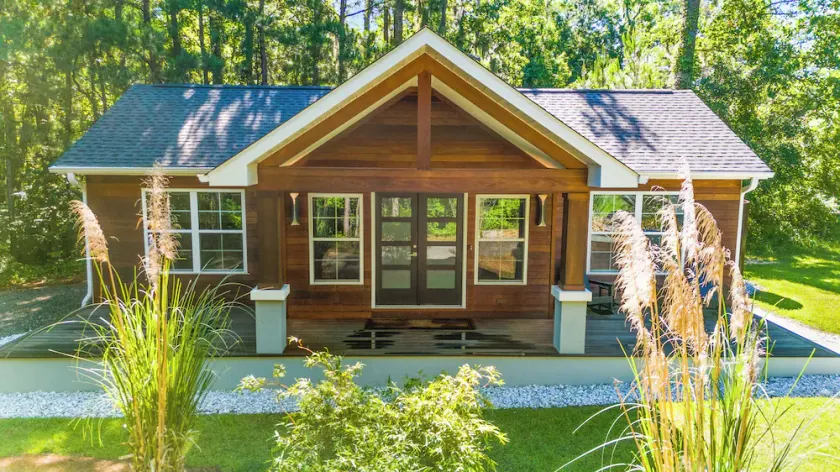 Modern Cabin Retreat on Private Estate - Image 1