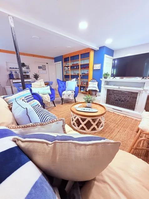Lakefront, Swim, Fish, Kayak, fire pit, star gazing, pet friendly. All on site! - Image 1