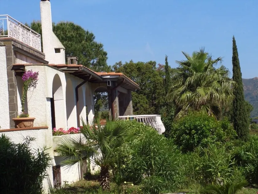 Vista Mare mit Privatpool großen 65.000 qm Garten, Meeresblick, Strandnähe. - Image 1