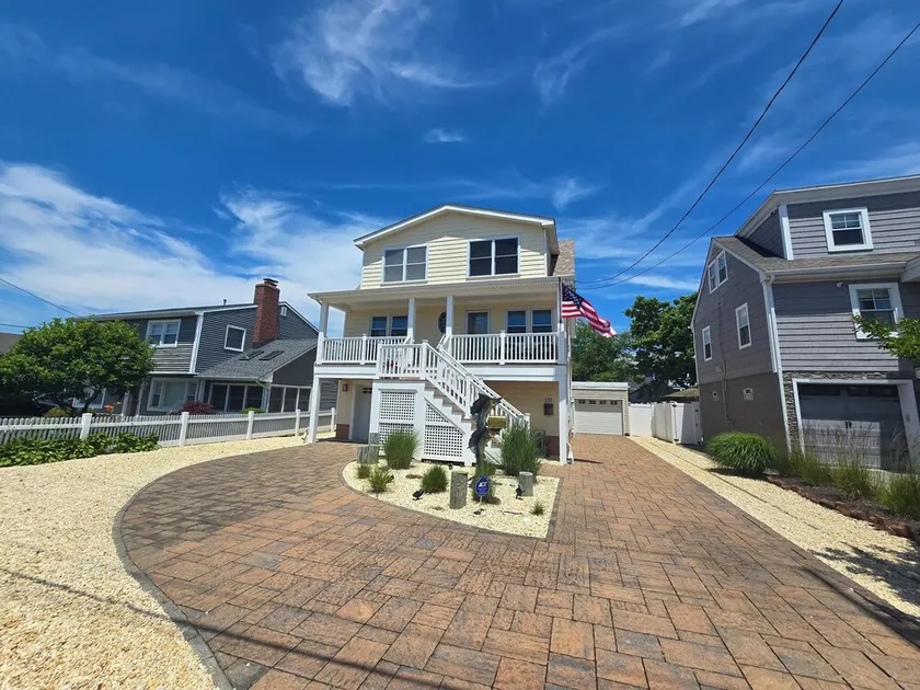 The best just got better!  Amazing beach house only steps away from the beach. - Image 1