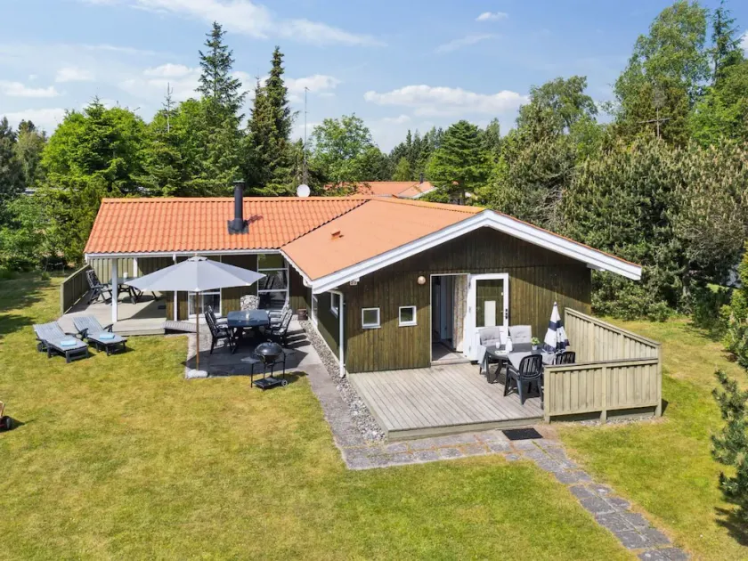 Holiday Home Eini - 500m from the sea by Interhome - Image 1