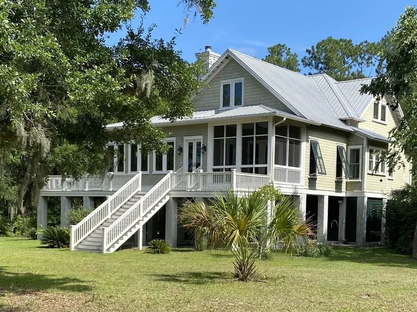 Private Deep Water 6.5 acre Estate With Dock Sleeps 10 - Image 1