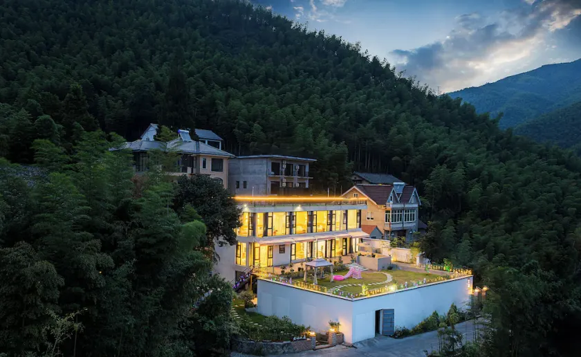 Chuxiu Hot Spring Boutique Homestay - Image 1