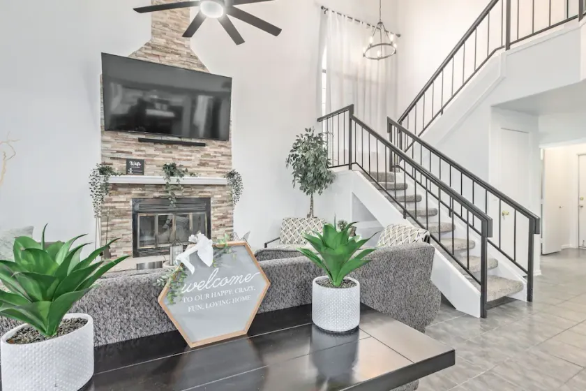 Your Home Away! Offering free heated pool ! Close to almost everything! - Image 1