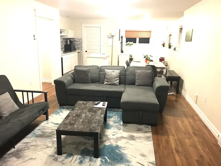 Stylish 1BR unit in Bedford, only 15 min to downtown Halifax. Near shopping area - Image 1