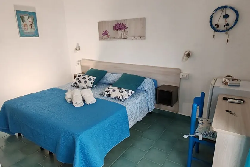 Double Room with Patio in Residence a few steps from the sea - Image 1