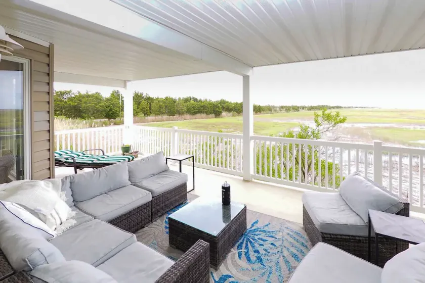 Stunning South End 1st floor with incredible views. - Image 1