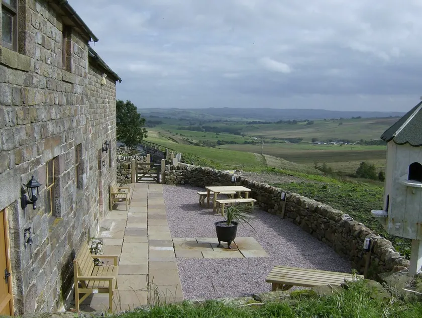 Historic Barn With Breathtaking Views Over Derbys/Staffs Border. Pet Friendly - Image 1