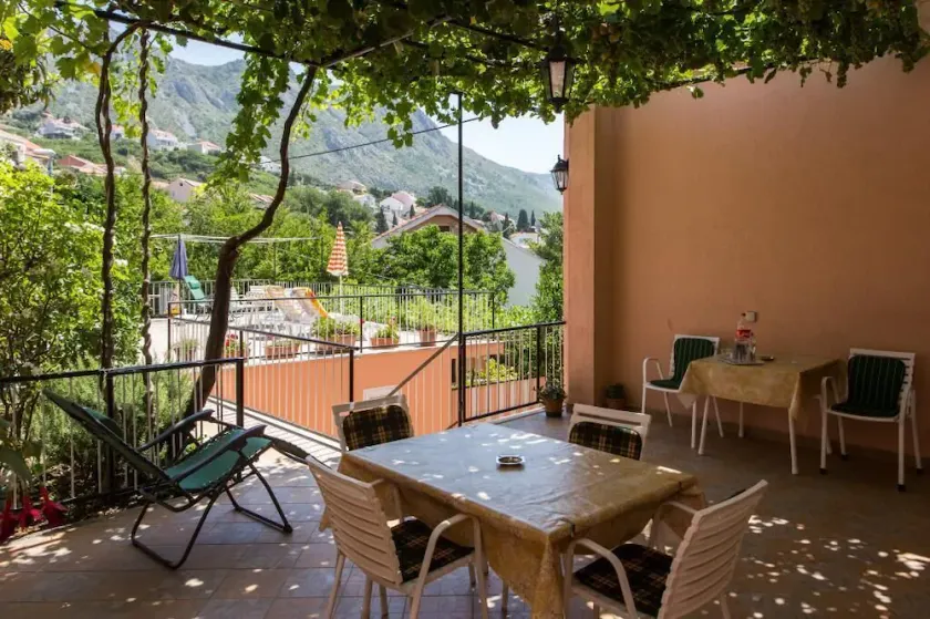 Apartment Lise- One Bedroom Apartment with Terrace and Sea View - Image 1