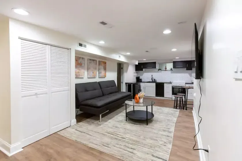 Cozy 2 bedroom at the heart of DC FREE Parking - Image 1