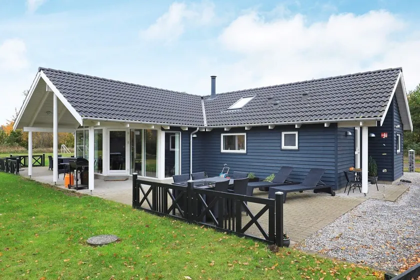 5 star holiday home in Hals - Image 1