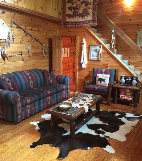 American Indian Decorated Log Cabin På Toccoa River venter din ankomst! - Image 1