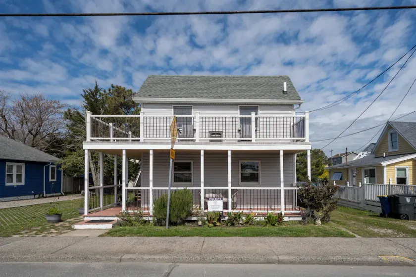 308B Savannah - 2nd floor apartment so close to the beach! - Image 1