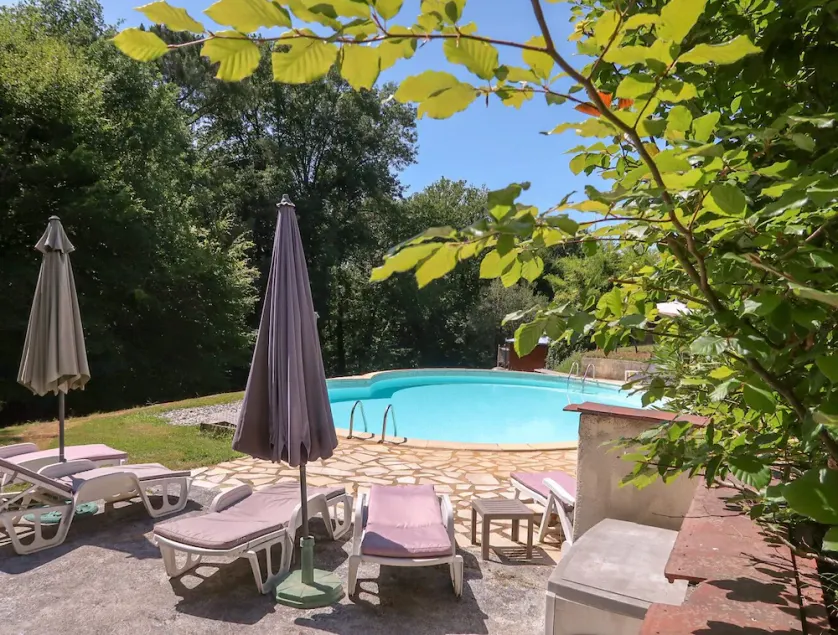 Quietly situated on the border between the Dordogne and Lot-et-Garonne departments (Périgord Noir) - Image 1